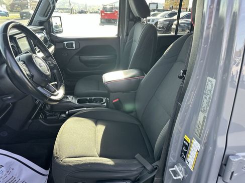 Used 2022 Jeep Wrangler Unlimited Sport AWD/4WD image 11