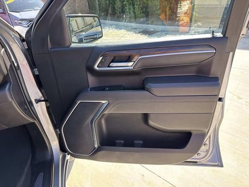 Used 2025 GMC Sierra 1500 SLT image 13