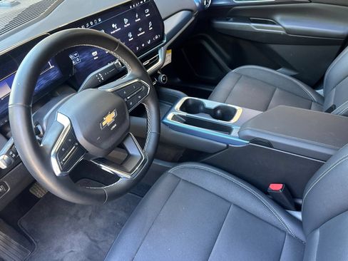 Used 2024 Chevrolet Equinox EV LT FWD image 11