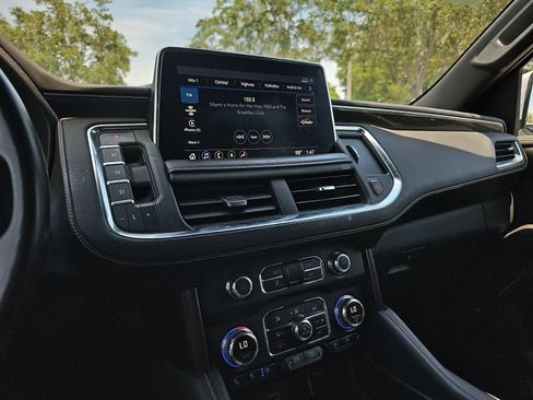 Used 2021 GMC Yukon XL AT4 w/ AT4 Premium Package AWD/4WD image 19