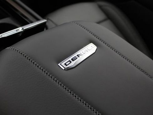 New 2026 GMC Yukon Denali w/ Advanced Technology Package AWD/4WD image 21