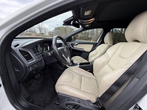 Used 2015 Volvo XC60 T5 Premier Plus image 12