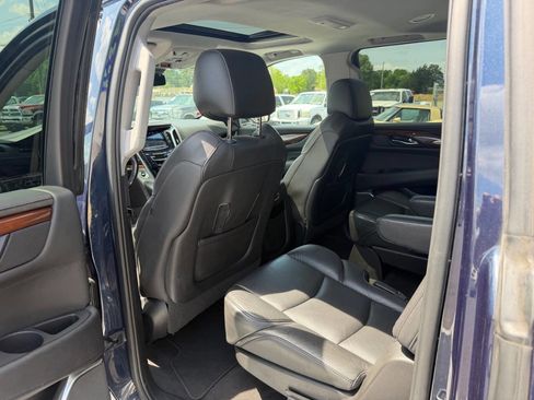 Used 2020 Cadillac Escalade ESV Luxury RWD image 11