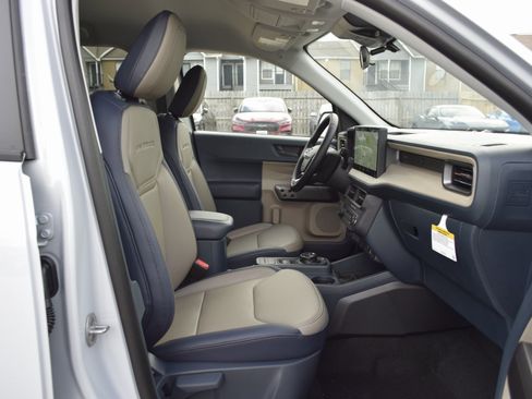 New 2025 Ford Maverick Lariat image 23