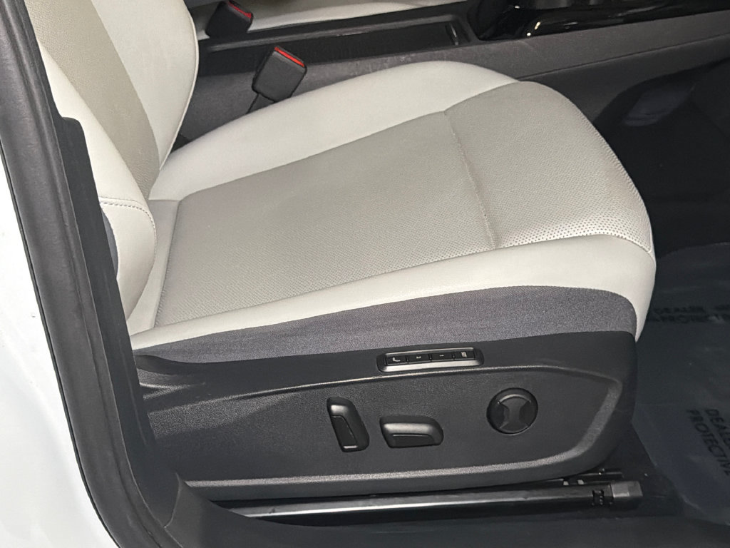 Used 2021 Volkswagen ID.4 Pro S RWD image 12