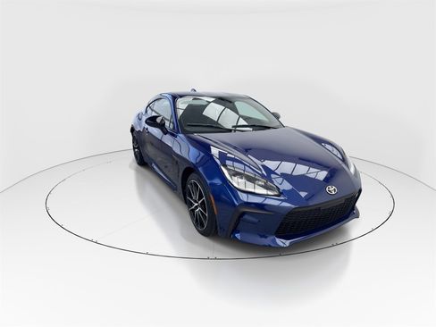 Used 2025 Toyota GR86 image 2