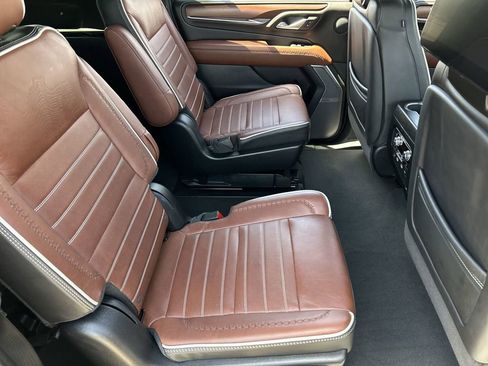 Used 2024 GMC Yukon XL Denali Ultimate AWD/4WD image 28