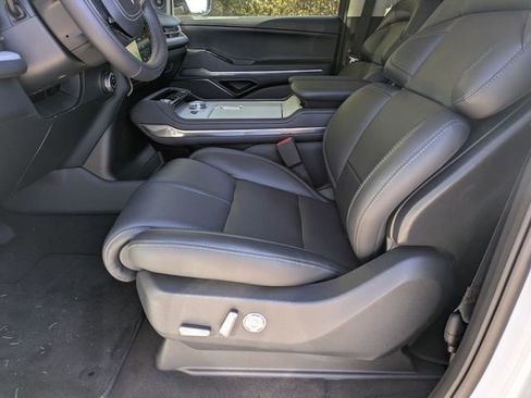 New 2025 Lincoln Navigator L Reserve image 18