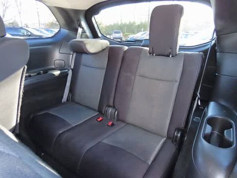 Used 2019 Nissan Pathfinder SV image 14