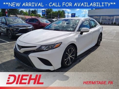 Used 2020 Toyota Camry SE AWD/4WD image 1