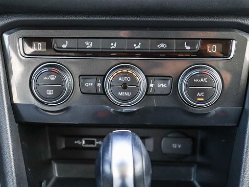 Used 2018 Volkswagen Tiguan SEL image 14