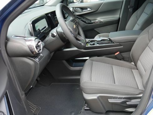 New 2026 Chevrolet Equinox LT image 8