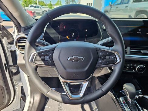 Used 2025 Chevrolet Trax ACTIV w/ Driver Confidence Package FWD image 24