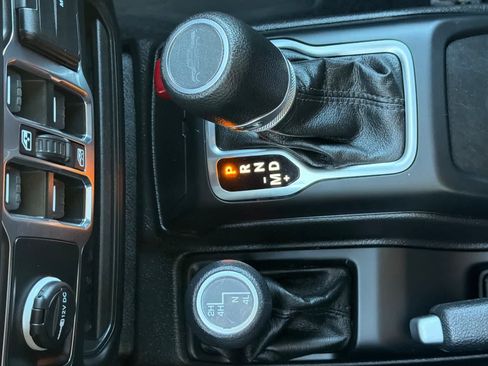 Used 2023 Jeep Gladiator Sport AWD/4WD image 21