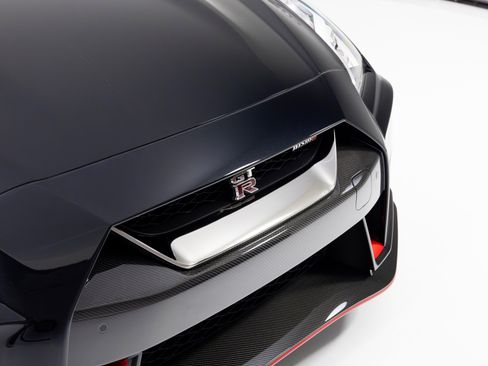 Used 2017 Nissan GT-R NISMO image 42