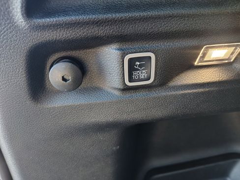 Used 2024 Jeep Grand Cherokee L Altitude image 13