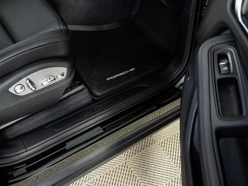 New 2026 Porsche Macan image 26