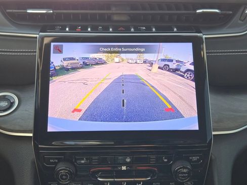 Used 2023 Jeep Grand Cherokee L Limited w/ Trailer Tow Group (B) AWD/4WD image 25