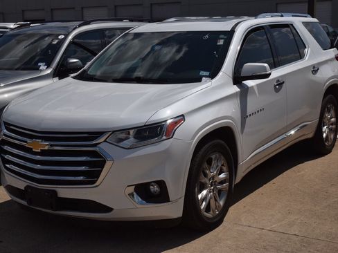 Used 2019 Chevrolet Traverse High Country AWD/4WD image 2