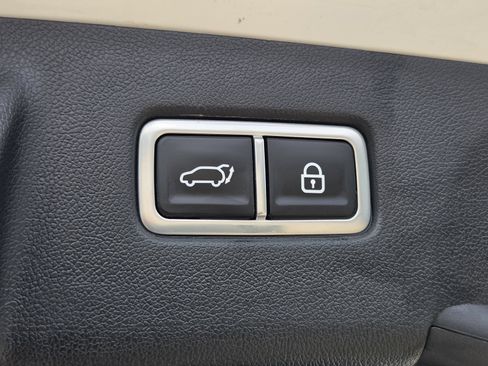 Used 2022 Kia Sorento SX Prestige w/ Panoramic Sunroof Package AWD/4WD image 19