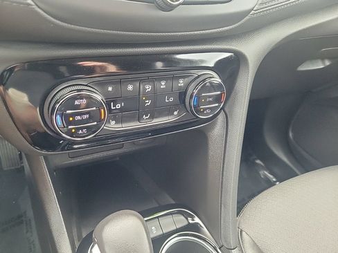 Used 2023 Buick Encore GX Select FWD image 19