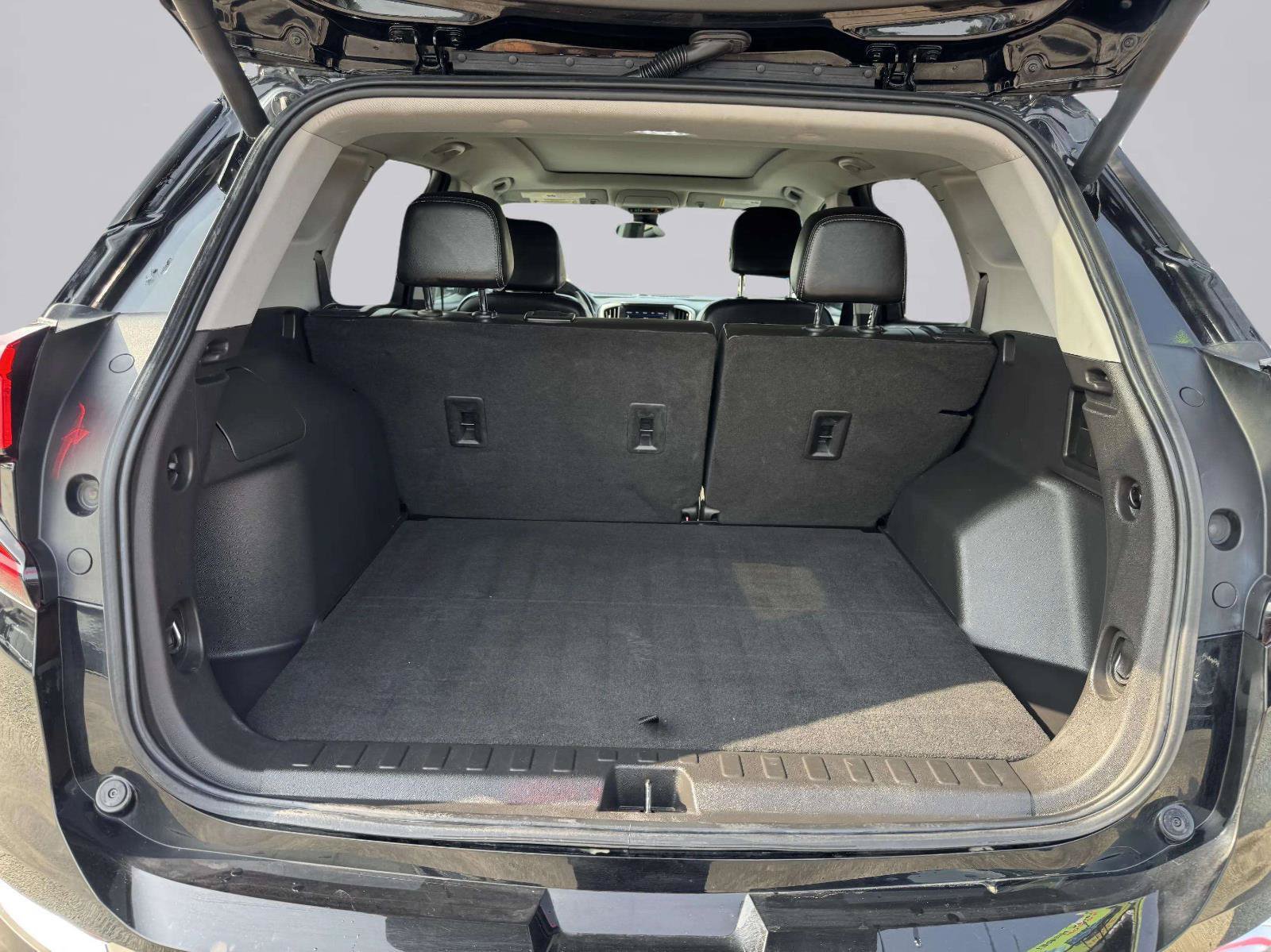 Used 2022 GMC Terrain SLT w/ Infotainment Package II AWD/4WD image 62