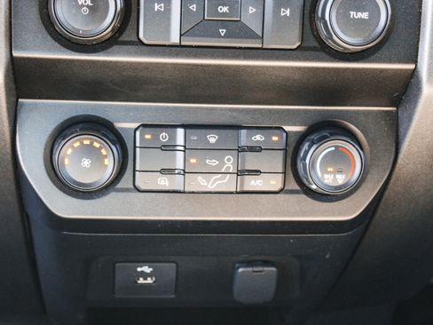 Used 2020 Ford F250 XL w/ Power Equipment Group RWD image 19