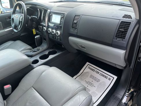 Used 2018 Toyota Sequoia SR5 w/ Premium Package AWD/4WD image 22