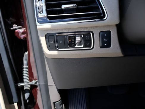 Used 2024 Lincoln Navigator Reserve AWD/4WD image 38