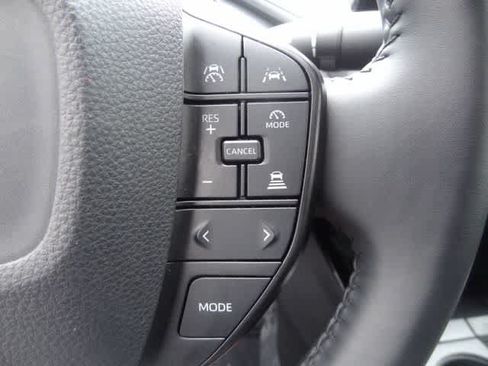 Used 2025 Toyota Prius LE FWD image 16