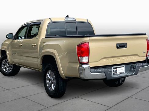 Used 2017 Toyota Tacoma SR5 w/ Tow Package image 12