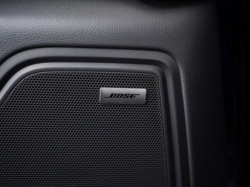 Used 2023 Porsche Macan w/ Premium Package Plus image 36