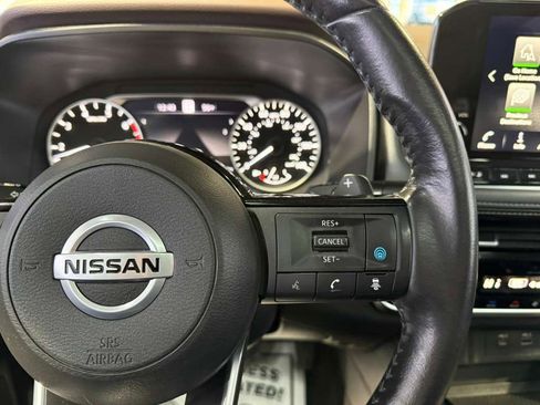 Used 2021 Nissan Rogue SL w/ Premium Package image 10