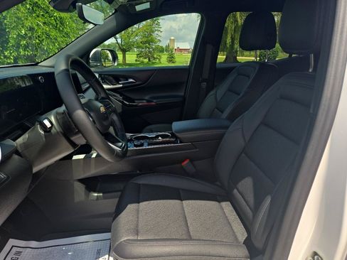 Used 2026 Chevrolet Equinox LT w/ Convenience Package II AWD/4WD image 13