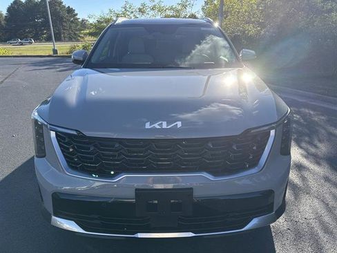 New 2026 Kia Sorento S image 2