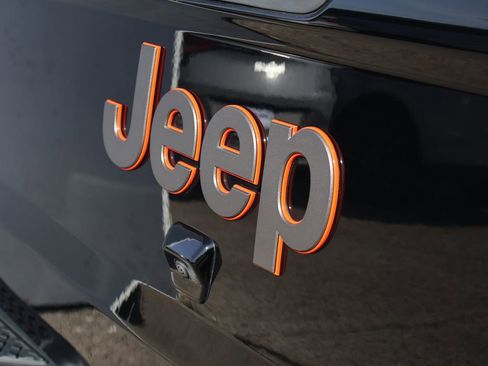 Used 2023 Jeep Gladiator Mojave w/ Trailer Tow Package AWD/4WD image 9