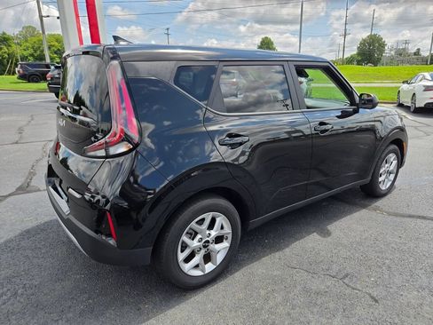 Used 2025 Kia Soul LX w/ LX Technology Package FWD image 6