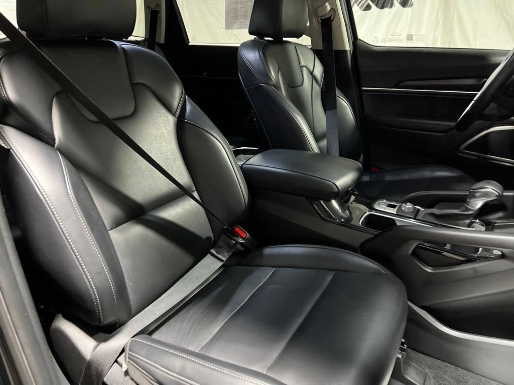 Used 2025 Kia Telluride S FWD image 9