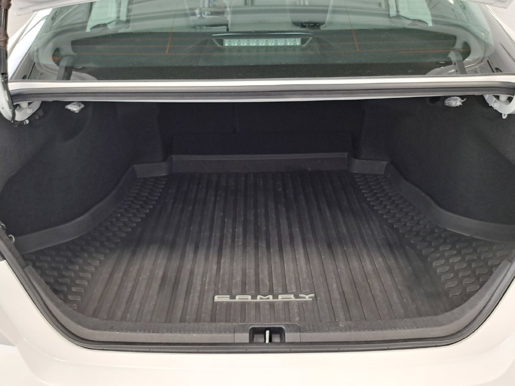 Used 2025 Toyota Camry LE FWD image 28