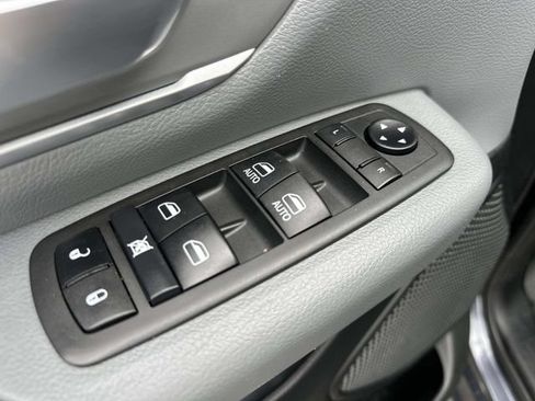 Used 2021 RAM 1500 Big Horn AWD/4WD image 17