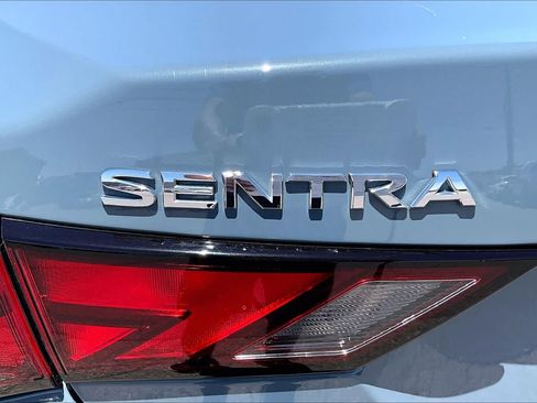 Used 2025 Nissan Sentra SV FWD image 30