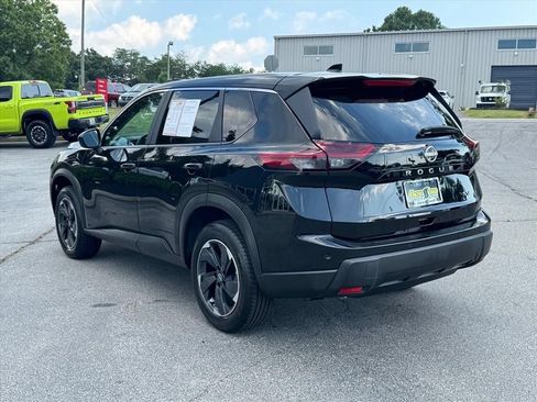 Certified 2024 Nissan Rogue SV FWD image 5