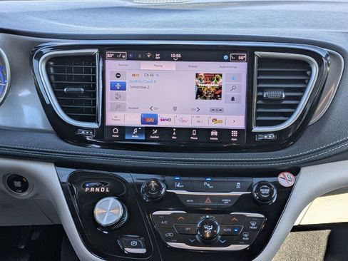 Certified 2024 Chrysler Pacifica Select image 21