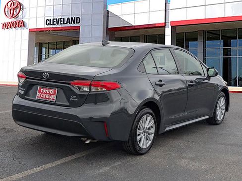 Used 2026 Toyota Corolla LE image 5