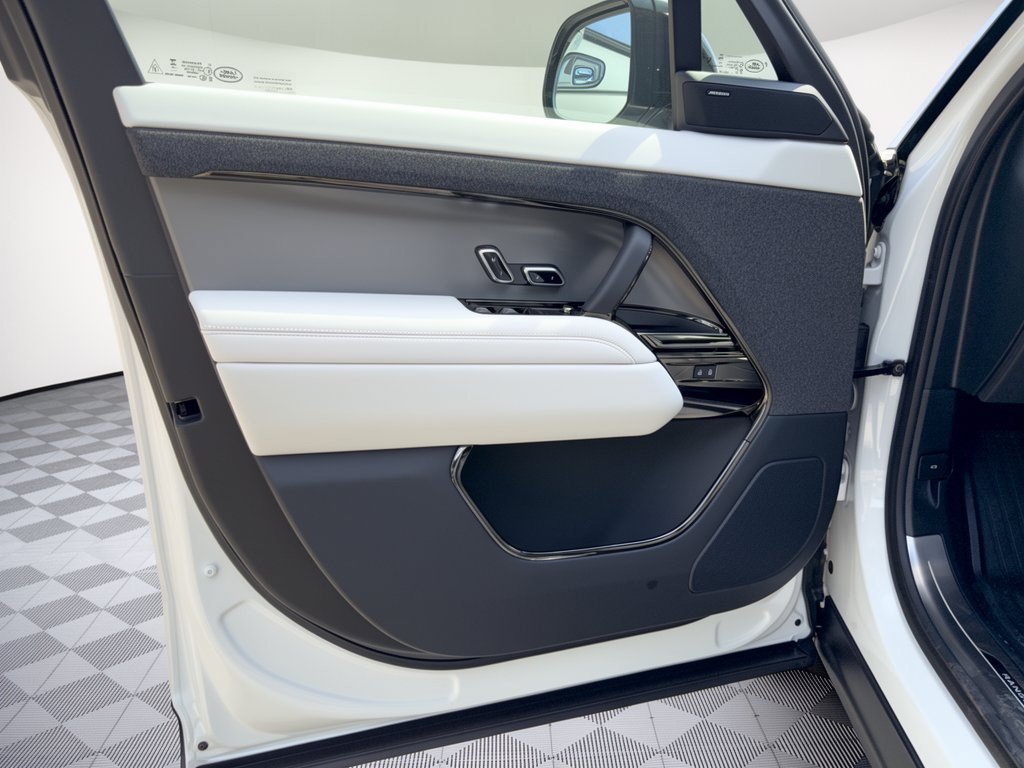 New 2027 Land Rover Range Rover Sport SE AWD/4WD image 14