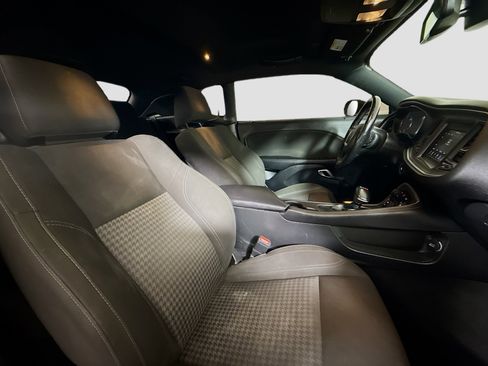 Used 2020 Dodge Challenger SXT image 27