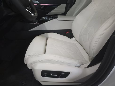 New 2027 BMW 550e xDrive AWD/4WD image 13