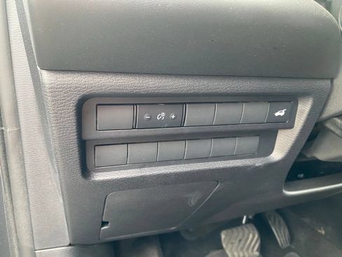 Used 2025 Mitsubishi Outlander SE AWD/4WD image 17