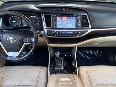 Used 2014 Toyota Highlander Limited Platinum image 27