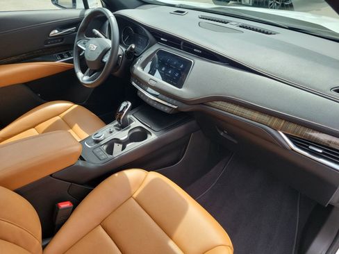 Certified 2023 Cadillac XT4 Premium Luxury AWD/4WD image 28